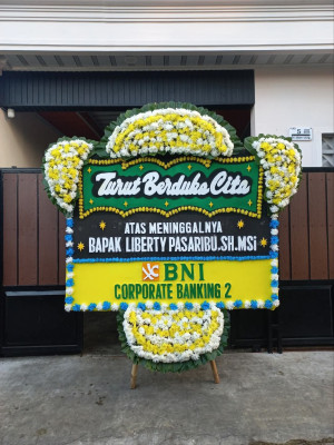 Papan Bunga Duka di Damer